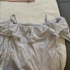 sweet wanderer off the shoulder (worn once)